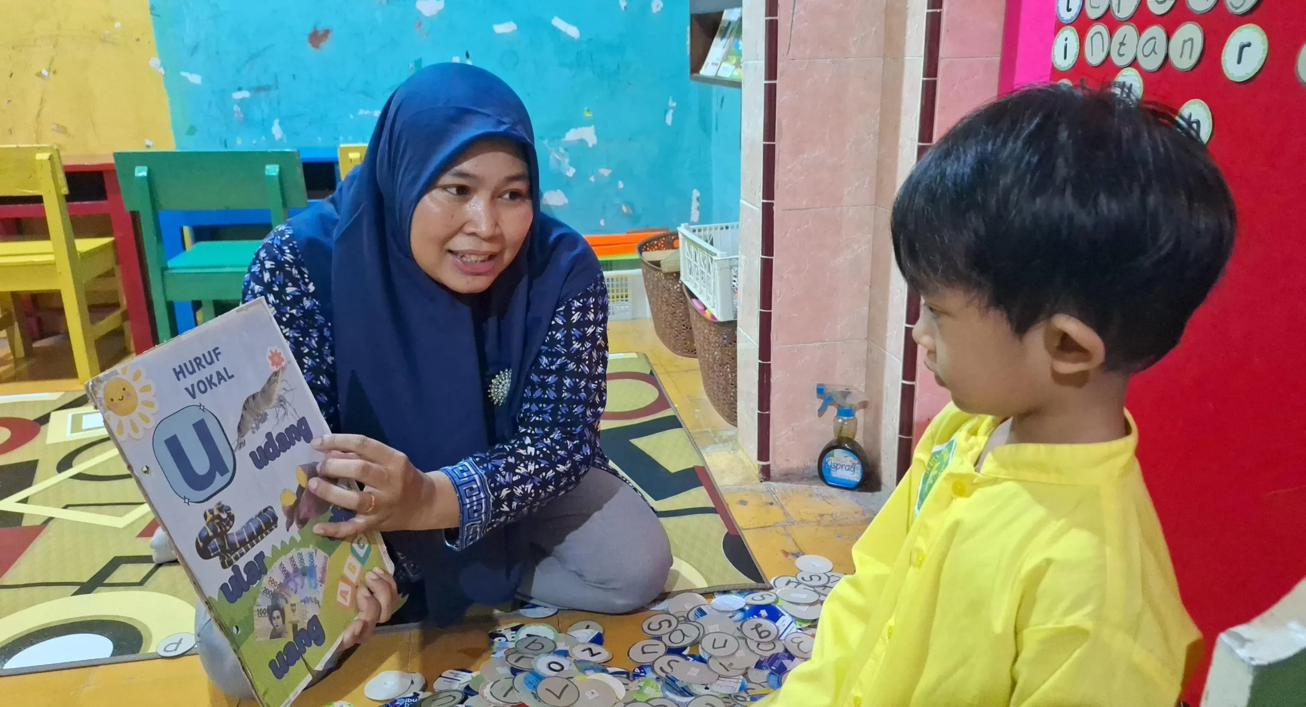 Eni Guncang Dunia Sosial: Dari Sampah Kota hingga Mainan Kardus, Inovasi yang Mengubah Ekonomi Keluarga