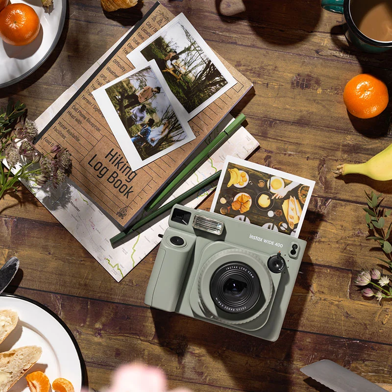 Fujifilm Instax Wide 400 Jet Black Bidik Tren Fotografi Autentik Gen Z
