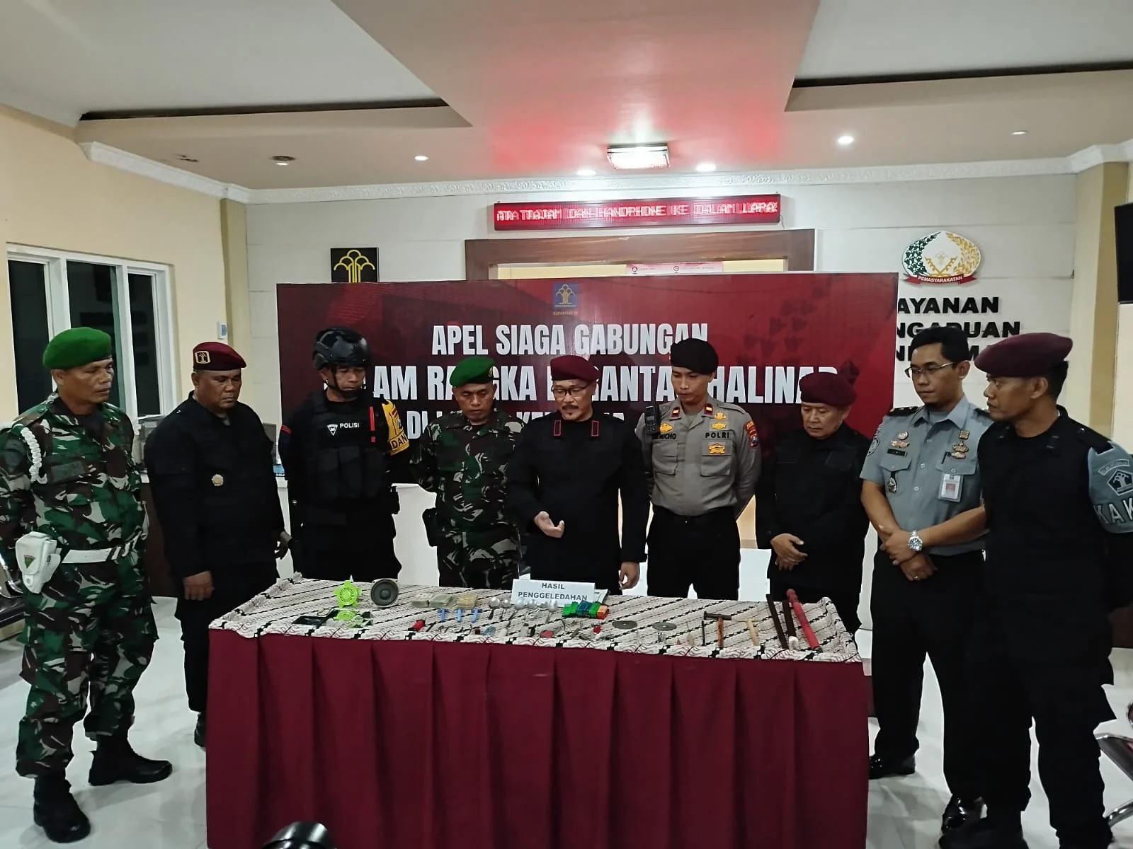 GANDENG TNI DAN POLRI, RAZIA TERPADU DAN TES URINE ACAK, RUTAN KELAS I PALEMBANG PERKETAT PENGAWASAN PEREDARAN NARKOBA DAN HP ILEGAL