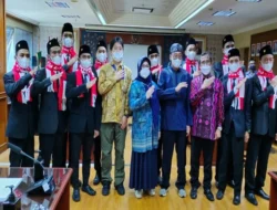 Gubernur Andra Soni Lepas 21 Petani Milenial untuk Magang di Jepang