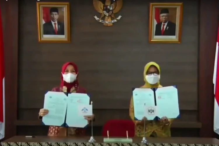 Hari Kartini: Rektor UAG Ingatkan Perempuan Kuasai IQ, EQ, dan SQ Agar Tak Dikendalikan AI
