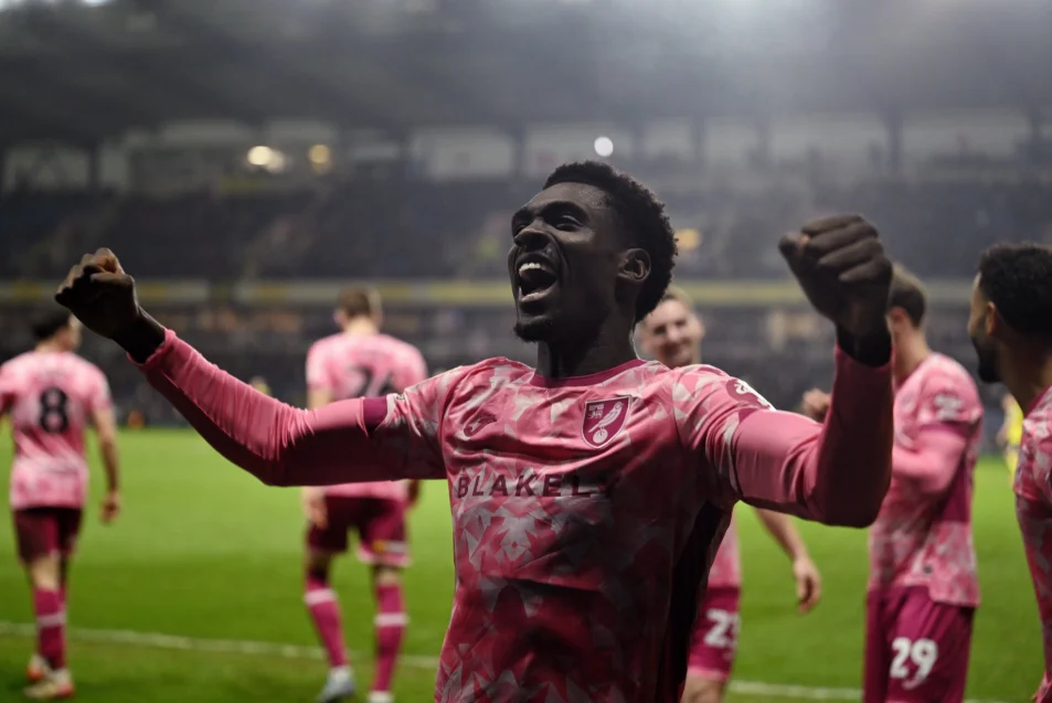 Hat-trick Toure Membuat Norwich Menang Dramatis 4-2 atas Bristol City, Unbeaten Run Hodgson Berakhir