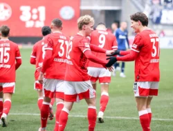 Holstein Kiel Hajar Kaiserslautern 3-0, Langkah Penting Menuju Selamat dari Degradasi