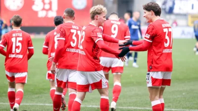 Holstein Kiel Hajar Kaiserslautern 3-0, Langkah Penting Menuju Selamat dari Degradasi