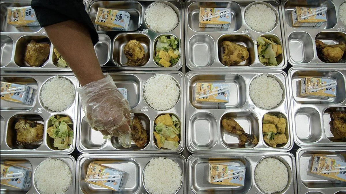 “Ini Murni Kesalahan Teknis,” Kata Kepala SPPG di Manggarai Soal Buah Busuk dalam Menu MBG yang Didistribusikan ke SD Katolik