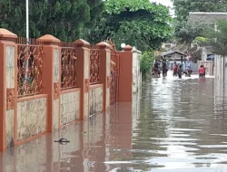 Jalan di Kampung Pabatan Serang Kerap Banjir Saat Hujan, Warga Minta Drainase Segera Diperbaiki