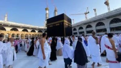 Kain Putih Ka’bah Melilit, Simbol Musim Haji 2026 Resmi Dibuka dengan Upacara Megah