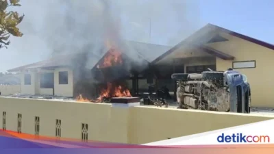 Kapolsek Panipahan Dicopot, Warga Bakar Rumah Diduga Bandar Narkoba; Polisi Lakukan Rotasi Besar