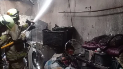 Kebakaran Hebat di Jakarta: Laundry dan Warung Madura Hangus, Penyebab Terkuak!