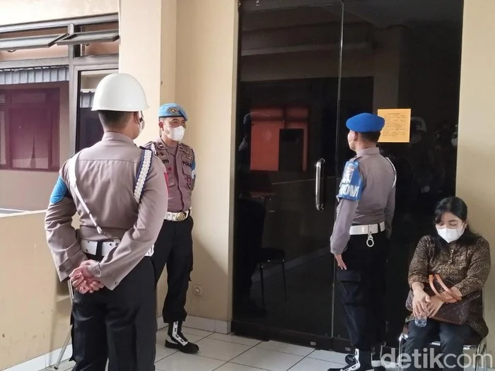 Keluarga Polisi Manggarai Timur Menolak Proses Hukum atas Kematian Bripka Alexandrea Riberu
