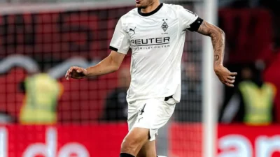 Kevin Diks Siapkan Peluang Emas: Gol Jarak 25 Meter, Kartu Kuning, dan Poin Krusial untuk Gladbach di Laga Leipzig