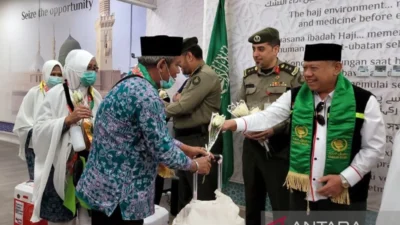 Kloter Perdana Jemaah Haji 2026 Disambut Dubes Arab Saudi dan Konjen RI