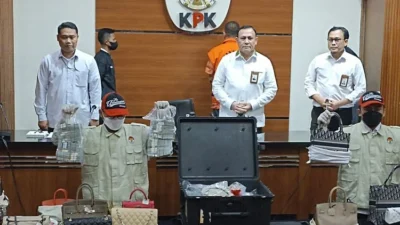 KPK Ungkap Barang Elektronik Mewah yang Disita dari Faizal Assegaf: Dari Mac Apple hingga Kamera Profesional