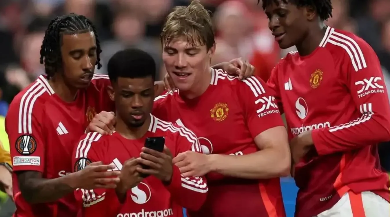 Manchester United Dekat Tiket Liga Champions, Michael Carrick Masih Gelap soal Masa Depan