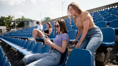 Mengenal Kategori Tiket Restricted View: Pengertian, Penyebab, dan Tips Membelinya