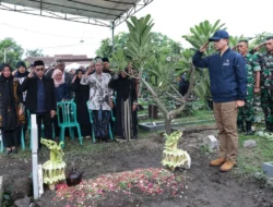 Meninggal Sebelum Diwisuda, Mentrans Serahkan Ijazah Abdul Rohid Wisudawan ITS Ekspedisi Patriot