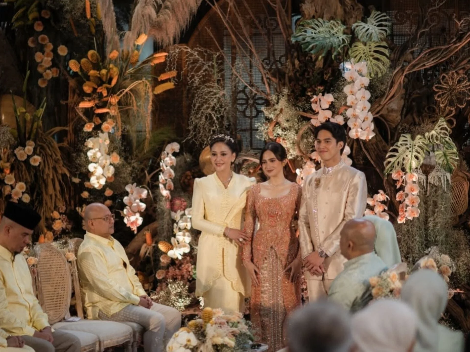 Momen Mewah 7 Potret Bridal Luncheon Syifa Hadju: Semua Bridesmaid Serba Pink dan Detail yang Memukau
