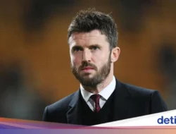 MU Kalah dari Leeds, Carrick Sebut Keputusan Wasit Memalukan