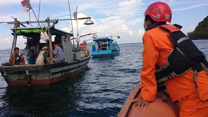 Nelayan Terjatuh di Perairan Bagedur Lebak, Tim SAR Lakukan Pencarian