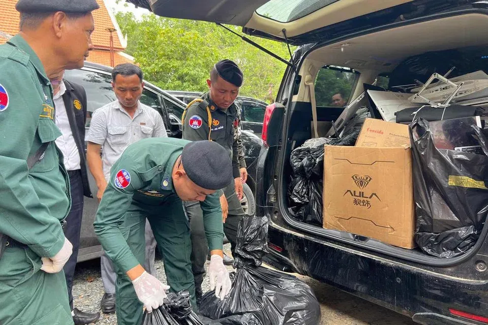 Parlemen Kamboja Sahkan Undang-Undang Kejahatan Siber untuk Menindak Pusat Penipuan