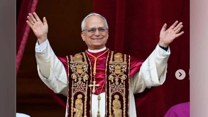 Paus Leo XIV Dapat Kejutan Patung Unik Indonesia di Malam Paskah: Simbol Harmoni Dunia