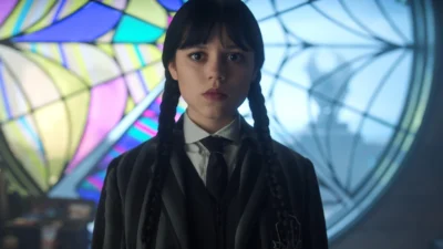 Penampilan Perdana Jenna Ortega untuk Wednesday Season 3 di Paris