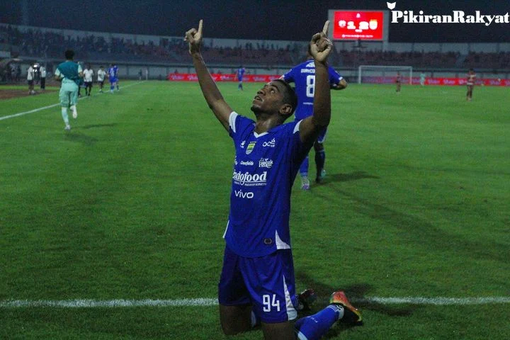 Persib Tetap Unggul, Beban Berat Menyenggol Borneo FC di Ujung Super League 2025/2026