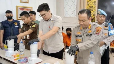 Polrestabes Palembang Amankan Pengedar Sabu, Barang Bukti Ditemukan di Genggaman Tangan
