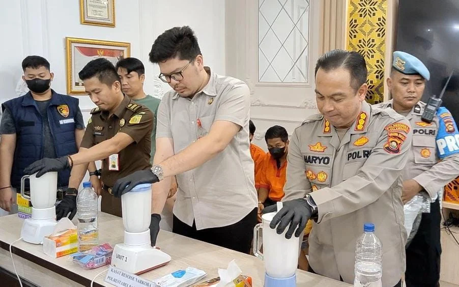 Polrestabes Palembang Amankan Pengedar Sabu, Barang Bukti Ditemukan di Genggaman Tangan