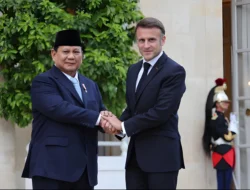 Prabowo Subianto Gelar Diskusi Panjang dengan Macron di Paris, Bahas Energi dan Ekonomi Sambil Rayakan Ulang Tahun Seskab Teddy