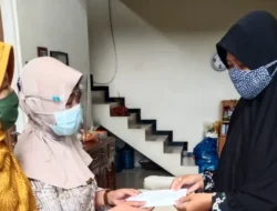 PWI Pusat Serahkan Uang Duka kepada Keluarga Almarhum Zulmansyah Sekedang