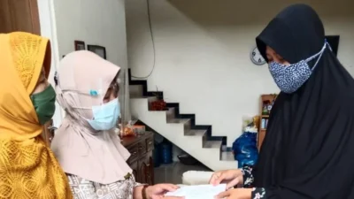 PWI Pusat Serahkan Uang Duka kepada Keluarga Almarhum Zulmansyah Sekedang