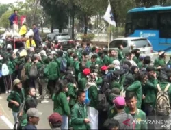 Ribuan Buruh Guncang Senayan: Demo Pra‑Mayday Buka Jalan ke DPR, Polisi Siapkan 1.948 Personel