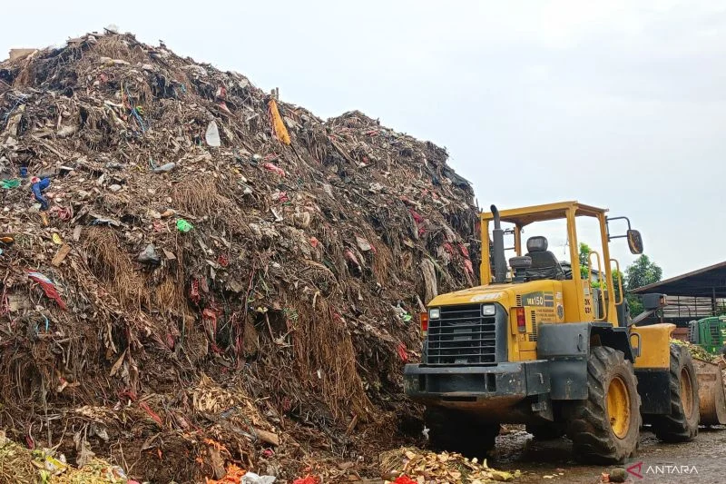 Ribuan Ton Sampah di Pasar Induk Kramat Jati Tuntas Diangkut: Upaya Intensif dan Inovasi Pengelolaan Lingkungan