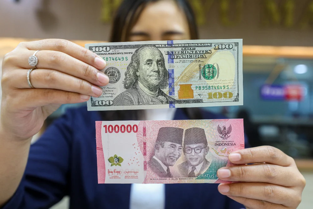 Rupiah Melemah Tipis, Kurs Referensi Bank Indonesia Sentuh Rp17.197 per Dolar AS
