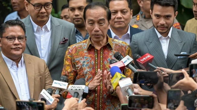 Saiful Mujani Dilaporkan ke Polda Metro Jaya: Tuduhan Makar Gulingkan Presiden Prabowo Memicu Polemik Hukum dan Politik