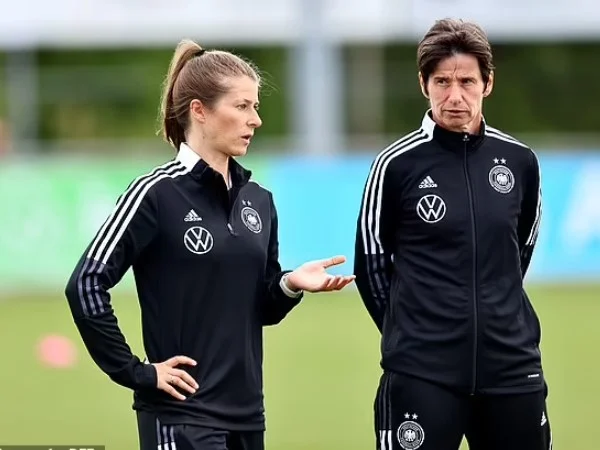 Sejarah Baru Union Berlin: Pelatih Wanita Pertama Bundesliga Gagal di Debut, Tapi Tetap Bukan PR Stunt