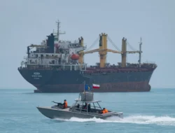 Selat Hormuz Dibuka, Puluhan Kapal Komersial Langsung Bergerak