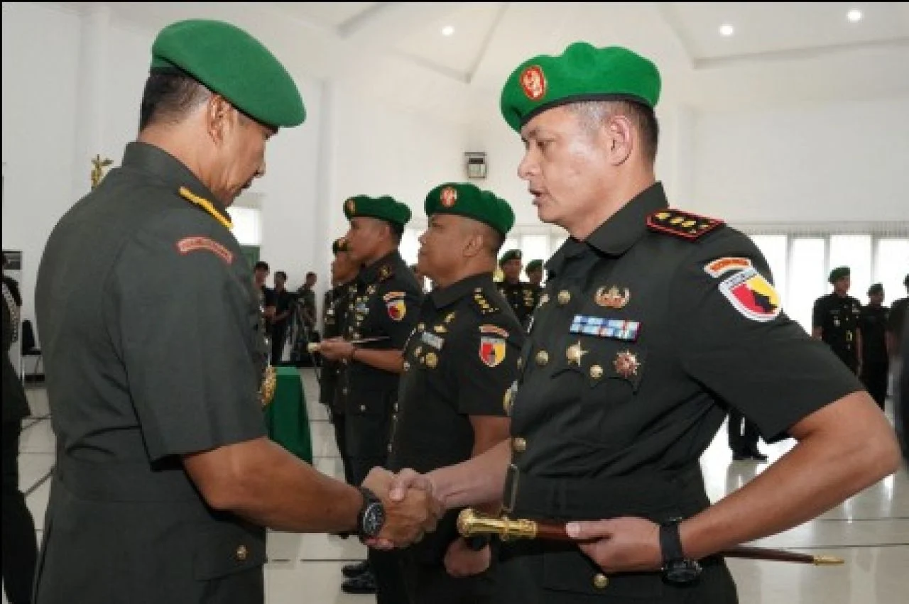 Serah Terima Jabatan: Tongkat Komando Berganti, Dua Dandim di Jajaran Korem 044/Gapo Resmi Berganti