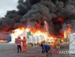Serangan Drone Ukraina Membakar Refinery Tuapse: Kebakaran Besar, Korban, dan Tumpahan Minyak di Krasnodar
