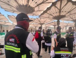 Shalat Jumat Perdana di Masjid Nabawi: Petugas Siapkan Antisipasi Kehilangan Sandal Jemaah Haji Indonesia