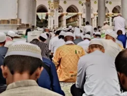 Shalat Jum’at Perdana Jemaah Haji Indonesia di Nabawi, Berlomba Datang Lebih Awal dan Kejar Amalan Sunnah