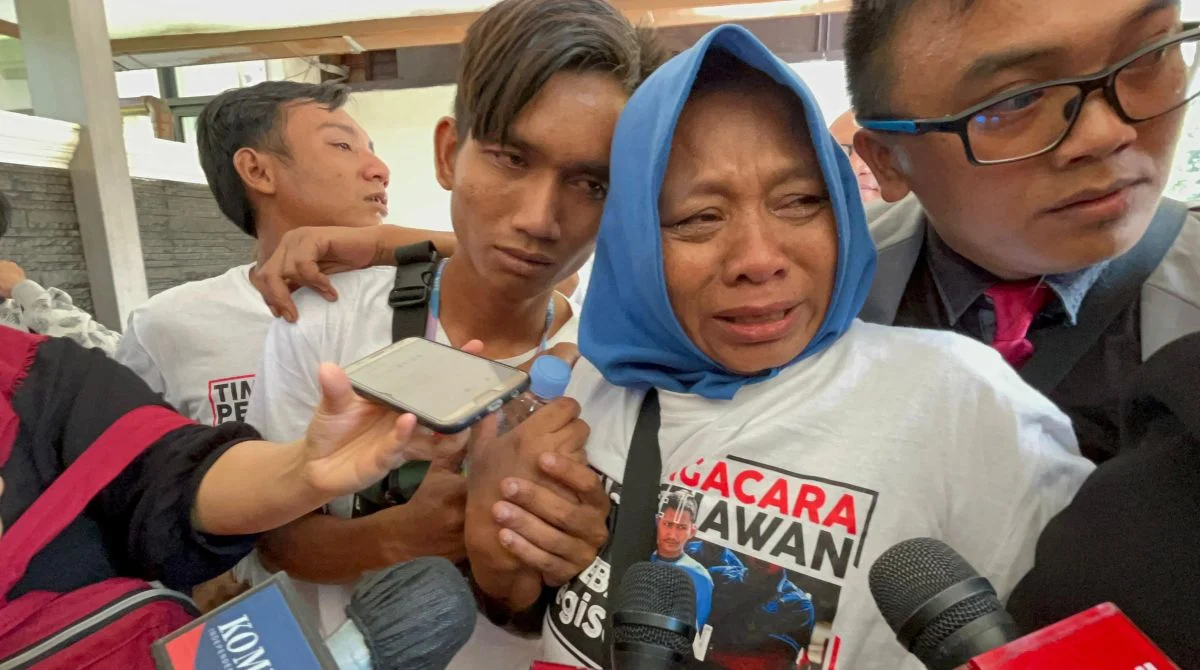 Tangis Pecah, Sujud Syukur: Amsal Sitepu Bebas dan Hadir di DPR, Dukung Saya Terus!