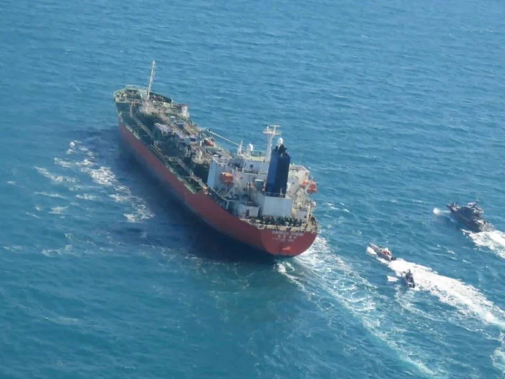 Tanker Pertama Korea Selatan Menembus Rute Alternatif Laut Merah