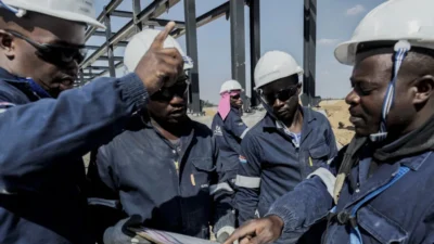 Tanzania Hadapi Tantangan Energi: MP Ikungi Desak Konstruksi Gudang Bahan Bakar Sementara Negara Rayakan Hari Karume