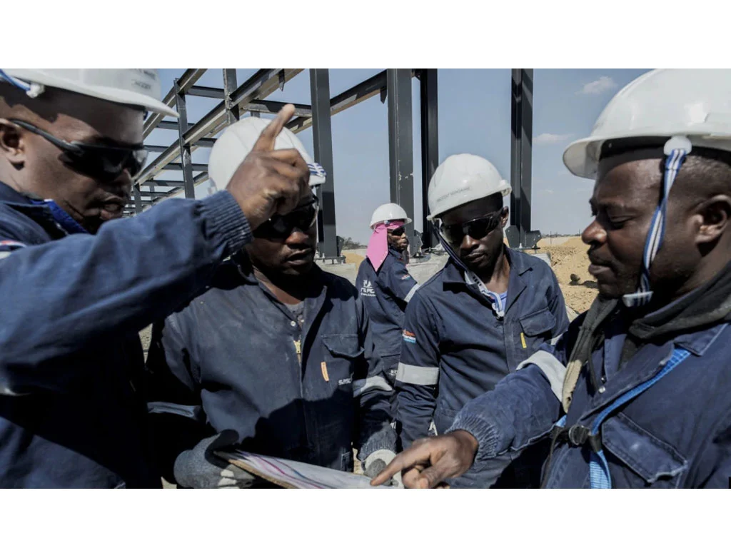 Tanzania Hadapi Tantangan Energi: MP Ikungi Desak Konstruksi Gudang Bahan Bakar Sementara Negara Rayakan Hari Karume