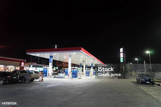 Thailand Pertimbangkan Penutupan SPBU pada Malam Hari untuk Menghemat Bahan Bakar