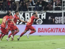 The Power of Number 17! Allano Brandon Bungkam Kritik, Bawa Persija Gilas Persebaya di GBK