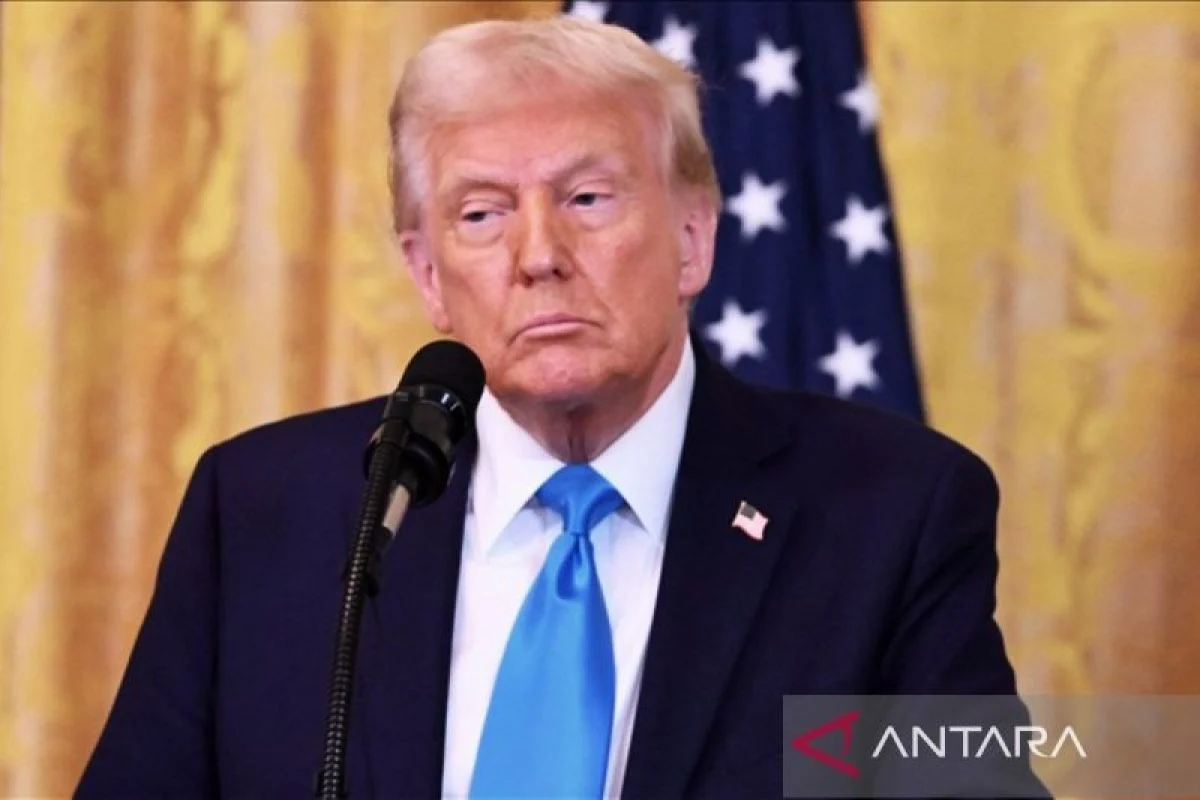 Trump Ancam Serangan ke Iran Saat Puluhan Negara Upayakan Buka Selat Hormuz
