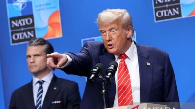 Trump Beri Iran Waktu 48 Jam untuk Kesepakatan atau Hadapi Neraka